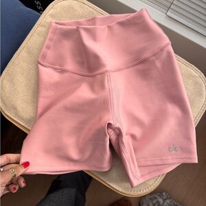 ALO Yoga 5” energy  short - XS - vintage pink